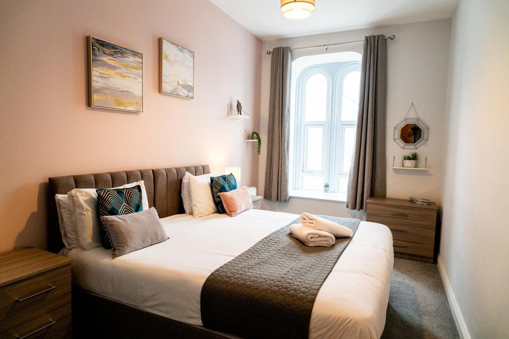 Free Parking | Smart Tv | 4 Guests Apartment *