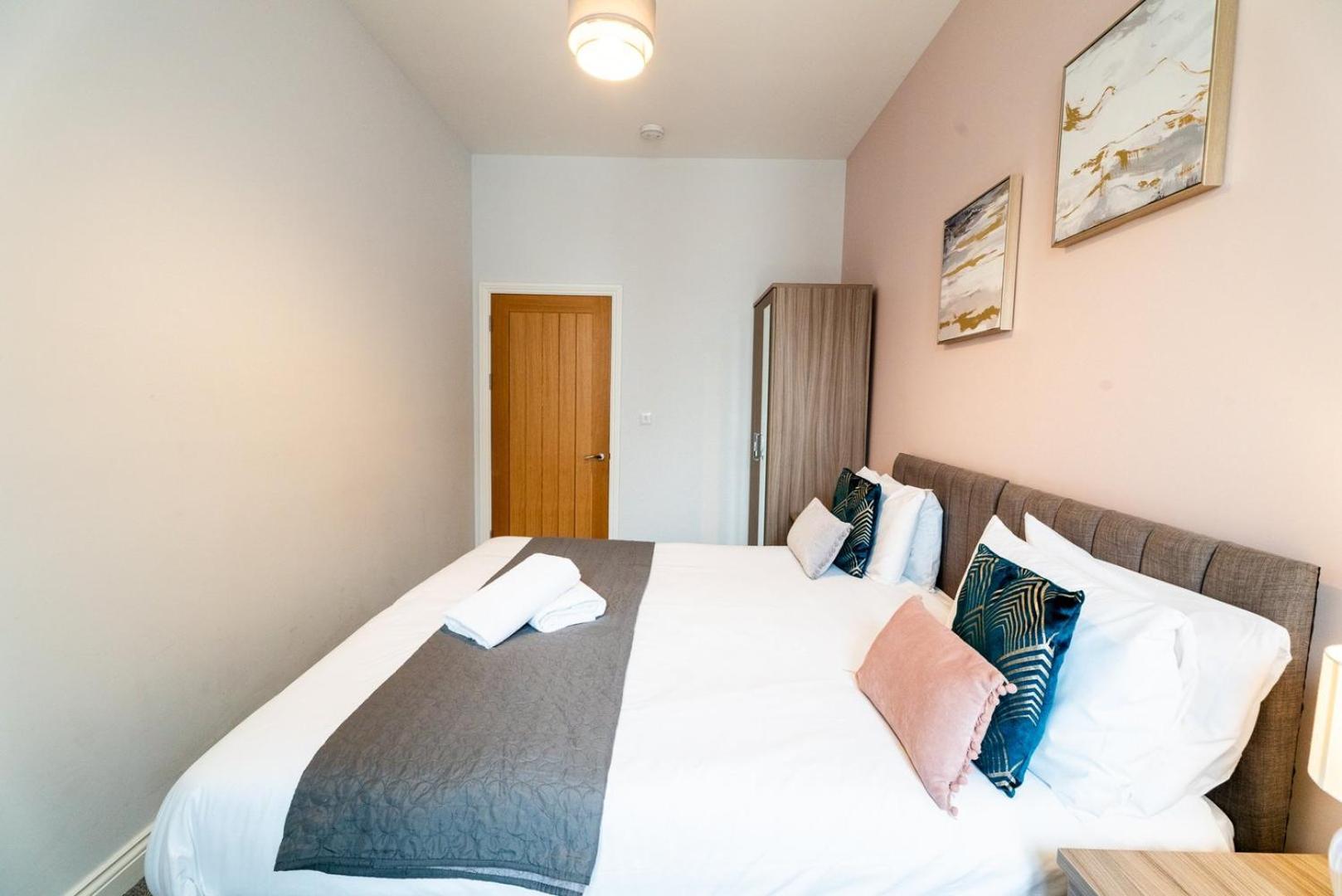 Apartment Free Parking | Smart Tv | 4 Guests Swansea