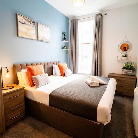 Free Parking | Smart Tv | 4 Guests Apartment Swansea Room photo