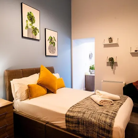 Free Parking | Smart Tv | 4 Guests Apartment Swansea Room photo
