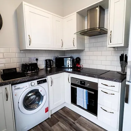 Free Parking | Smart Tv | 4 Guests Apartment Swansea Room photo