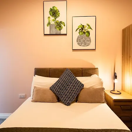 Free Parking | Smart Tv | 4 Guests Apartment Swansea Room photo