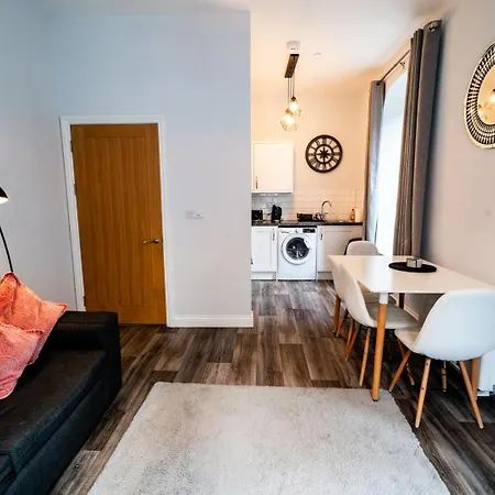Free Parking | Smart Tv | 4 Guests Apartment Swansea Room photo