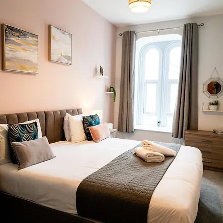 Free Parking | Smart Tv | 4 Guests Apartment Swansea Room photo
