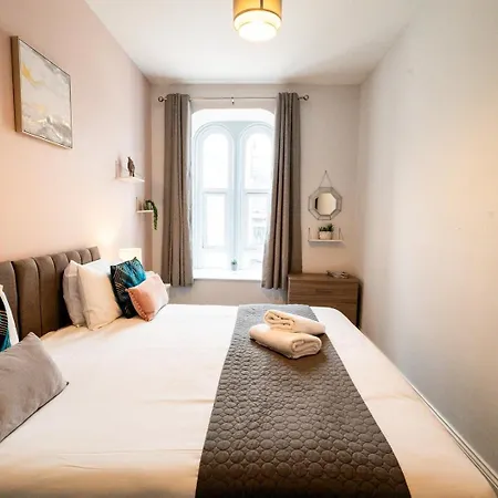 Free Parking | Smart Tv | 4 Guests Apartment Swansea Room photo
