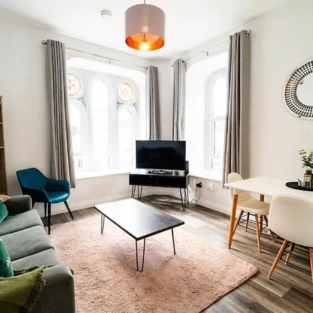 Free Parking | Smart Tv | 4 Guests Apartment Swansea Room photo