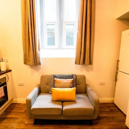 Free Parking | Smart Tv | 4 Guests Apartment Swansea Room photo