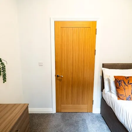 Free Parking | Smart Tv | 4 Guests Apartment Swansea Room photo