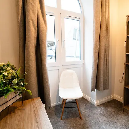Free Parking | Smart Tv | 4 Guests Apartment Swansea Room photo